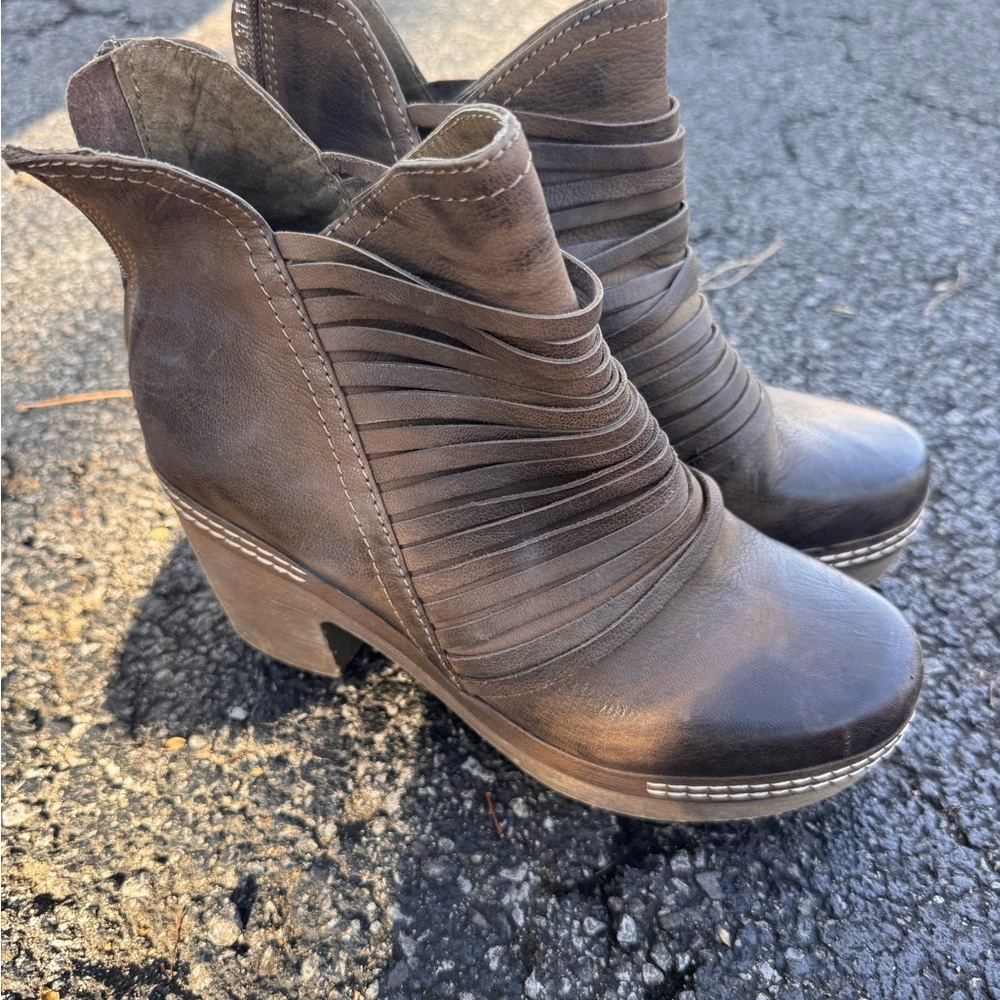 Antelope Brown Leather Ankle Boots size 37